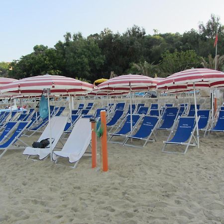 קאפו ואטיצ'אנו Hotel L'Ancora מראה חיצוני תמונה