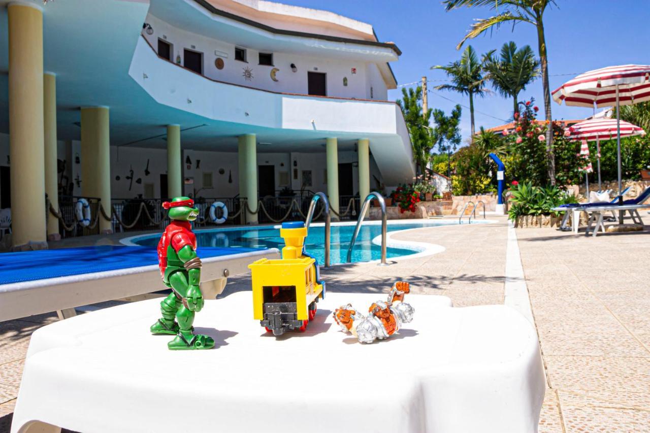 קאפו ואטיצ'אנו Hotel L'Ancora מראה חיצוני תמונה