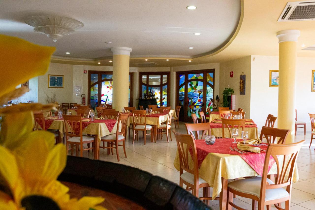 קאפו ואטיצ'אנו Hotel L'Ancora מראה חיצוני תמונה