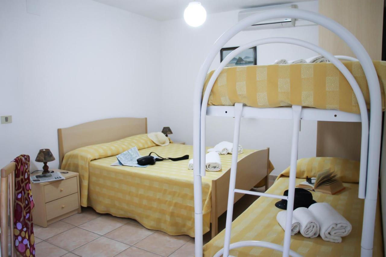 קאפו ואטיצ'אנו Hotel L'Ancora מראה חיצוני תמונה