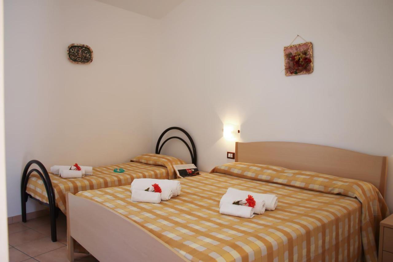 קאפו ואטיצ'אנו Hotel L'Ancora מראה חיצוני תמונה