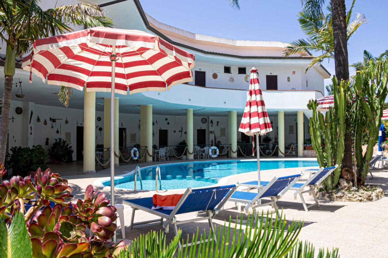 קאפו ואטיצ'אנו Hotel L'Ancora מראה חיצוני תמונה