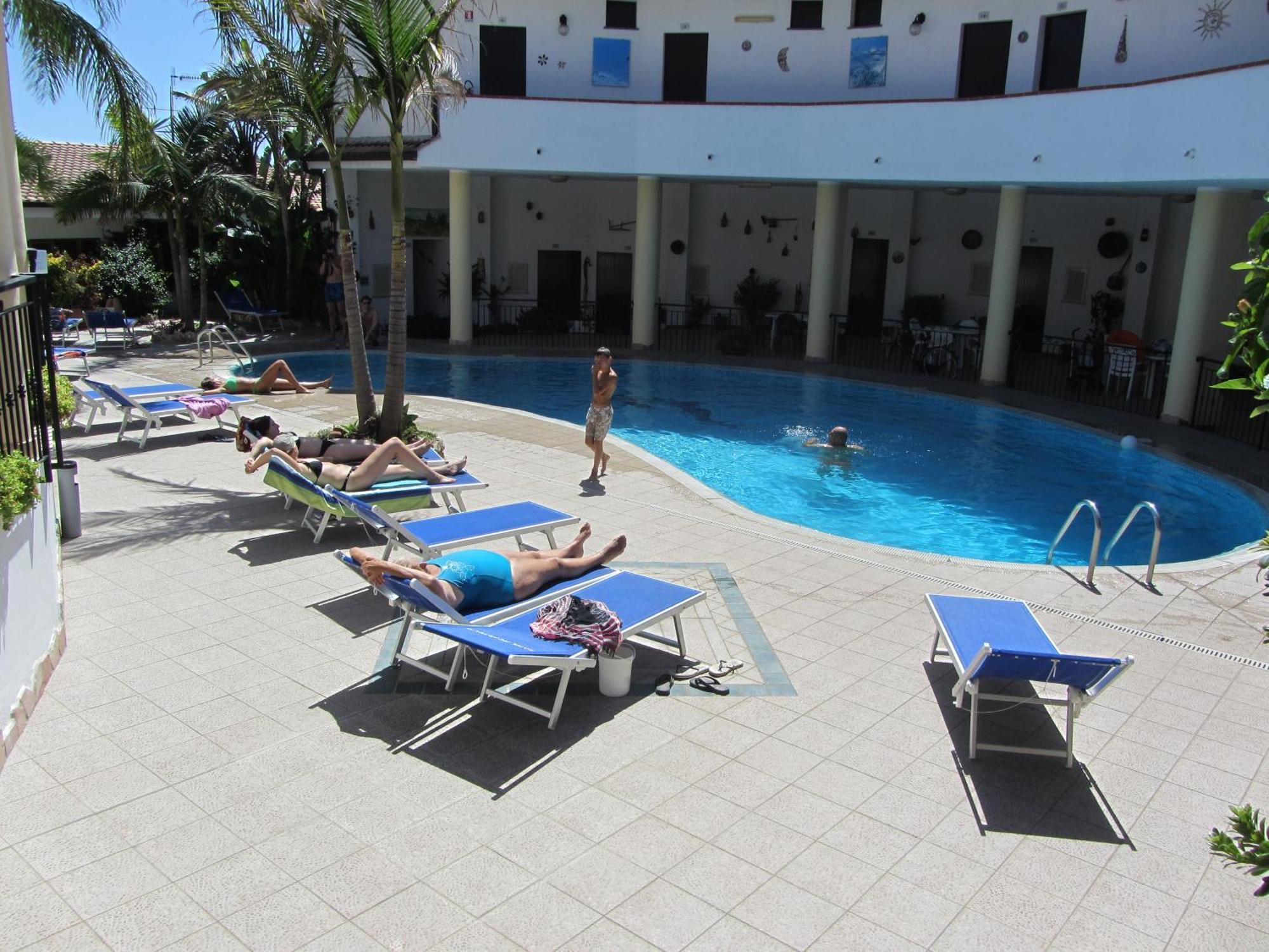 קאפו ואטיצ'אנו Hotel L'Ancora מראה חיצוני תמונה