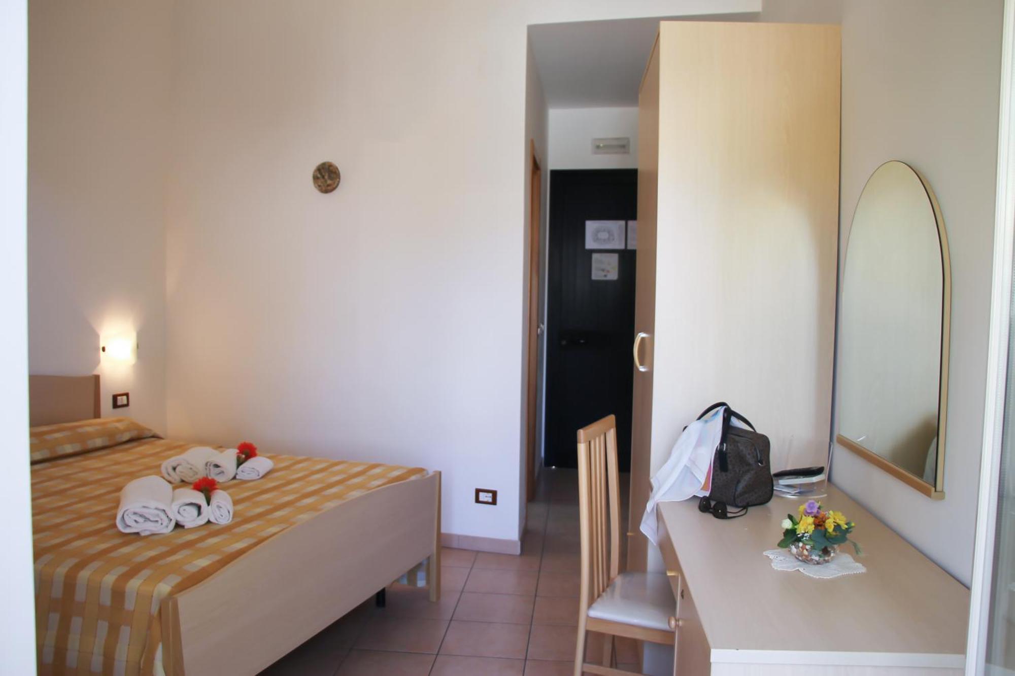 קאפו ואטיצ'אנו Hotel L'Ancora מראה חיצוני תמונה