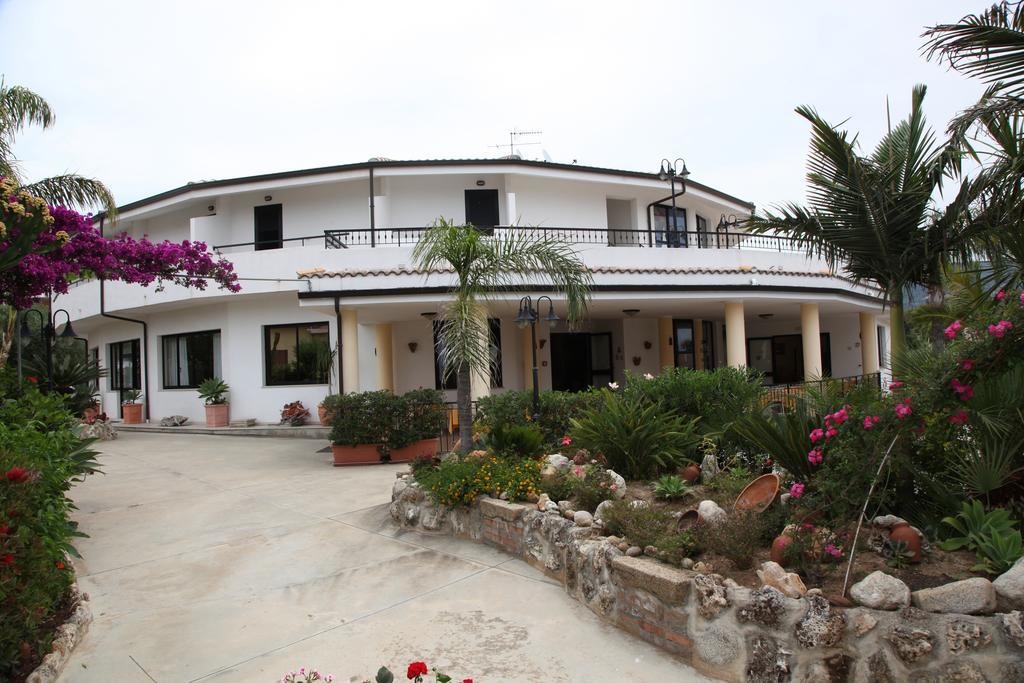 קאפו ואטיצ'אנו Hotel L'Ancora מראה חיצוני תמונה