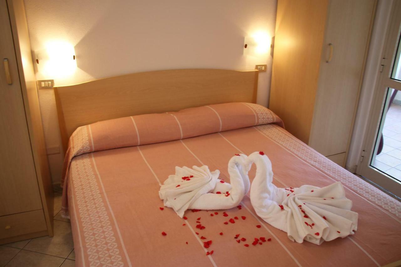 קאפו ואטיצ'אנו Hotel L'Ancora מראה חיצוני תמונה