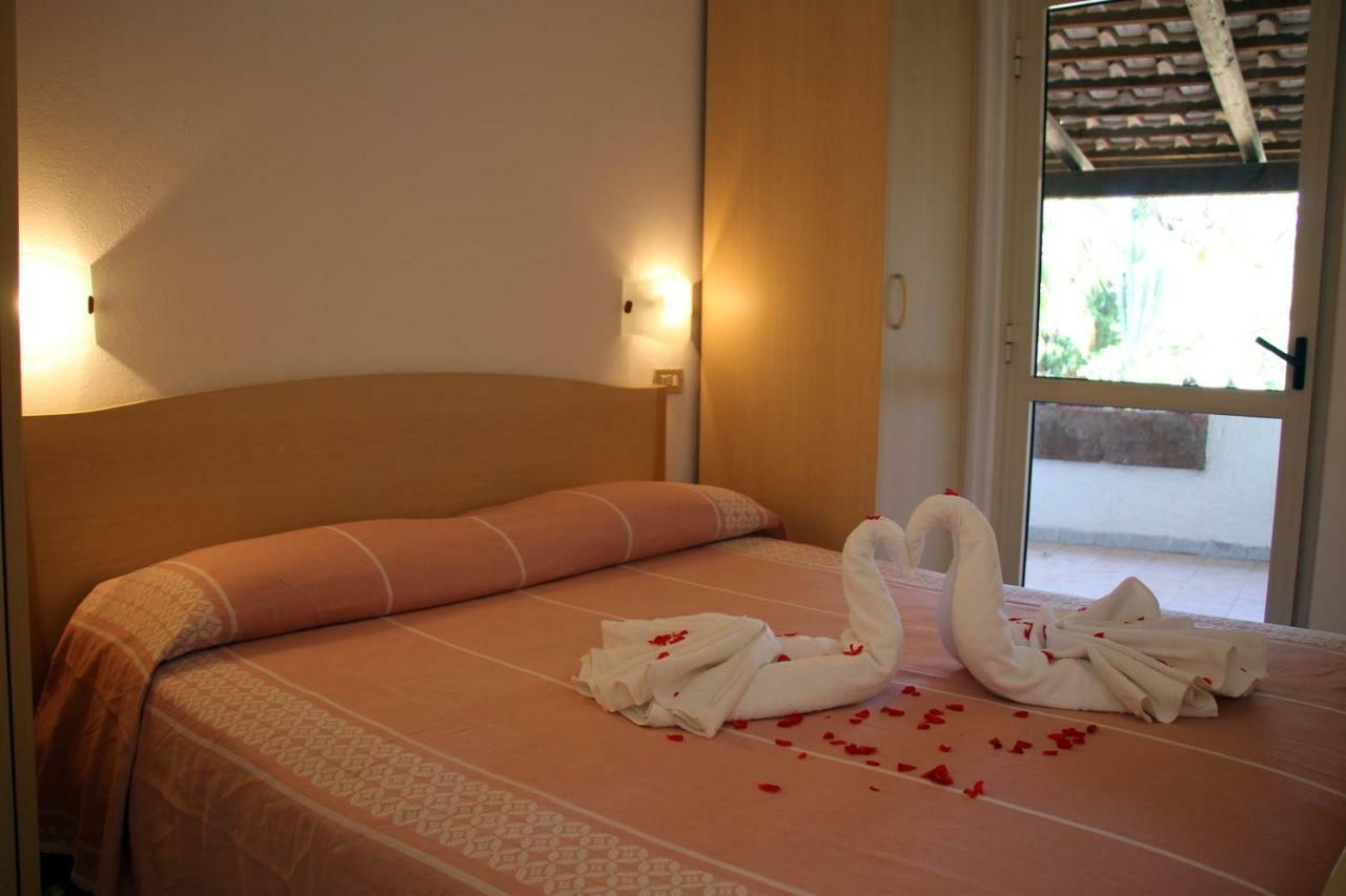 קאפו ואטיצ'אנו Hotel L'Ancora מראה חיצוני תמונה